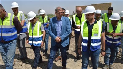 رئيس مياه الفيوم يتفقد مشروع الصرف الصحي الجاري تنفيذه بالتجمع القروي كفر محفوظ 