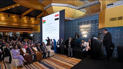 وزير التجارة والصناعة يفتتح فعاليات منتدى الأعمال المصري العماني