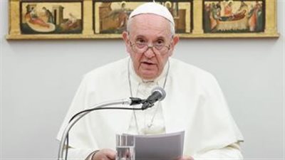 الفاتيكان يعلن عودة البابا فرنسيس إلى العمل بعد يوم عطلة بسبب الحمى