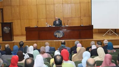 وزير النقل: ضرورة العمل على مدار الساعة والانضباط التام في العمل