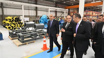 وزير التجارة والصناعة يفتتح مصنع شركة زايلم العالمية 