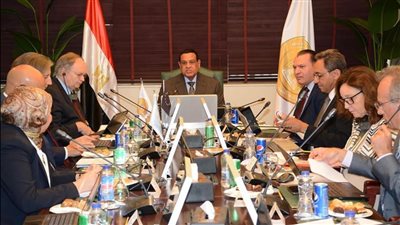 وزير التنمية المحلية يرأس اجتماع لجنة تسيير برنامج الدعم الفني للوزارة