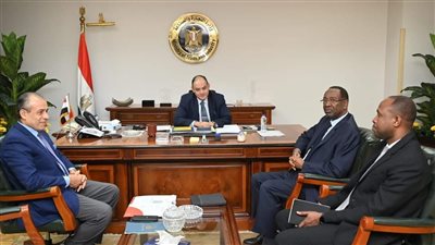 وزير التجارة والصناعة يبحث مع سفير رواندا بالقاهرة ملفات التعاون