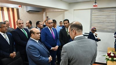 محافظ الفيوم ورئيس لجنة الإسكان بمجلس النواب ومساعدا وزير العدل يفتتحون مقراً جديداً للشهر العقاري