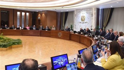 رئيس الوزراء يُشيد بافتتاح مجمع مصانع إنتاج الكوارتز بالعين السخنة