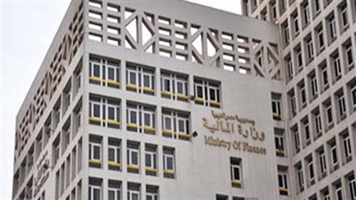 المالية تكشف تطورات جديدة في التسعير الجمركي وزمن الإفراج