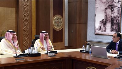 رئيس الوزراء يلتقي وزير الصناعة والثروة المعدنية السعودي والوفد المرافق له