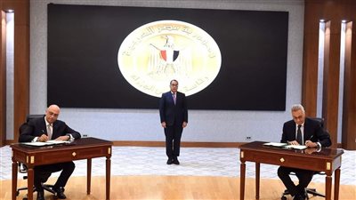 رئيس الوزراء يشهد توقيع مذكرة تفاهم بشأن دعم وتطوير المشروعات الصغيرة والمتوسطة بالمنطقة الصناعية