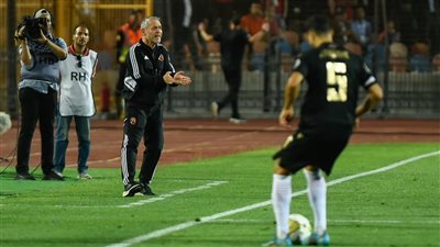 بعد الفوز الصعب.. الخطيب يحفز لاعبي الأهلي ويجتمع بمارسيل كولر