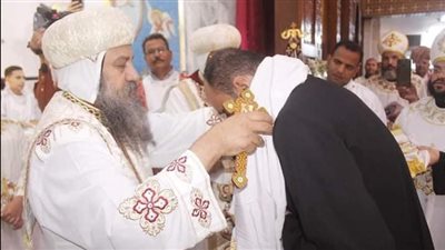أسقف السويس يشارك فى سيامة كاهن بإيبارشية الوادي الجديد