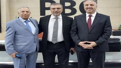 بالتعاون مع 