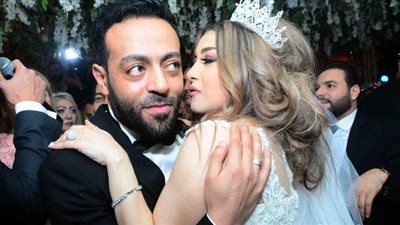 بعد فترة من الانفصال.. رسميا طلاق تامر عاشور وسمر أبو شقة