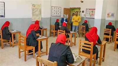 مدير التامين الصحي بالسويس يتفقد سير إمتحانات معهد التمريض