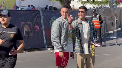 بالفيديو.. بن شرقي وساسي في ملعب محمد الخامس لدعم الوداد أمام الأهلي