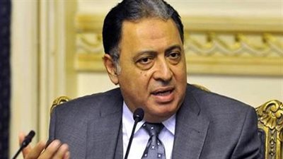 أحمد عماد الدين راضى.. رحلة من كلية الطب لوزارة الصحة (بروفايل)