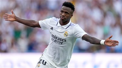 وريث رونالدو.. رسميا فينيسيوس يرتدي رقم 7 مع ريال مدريد الموسم القادم