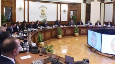 مدبولى يلتقى رئيس وأعضاء اتحاد الصناعات وعددا من رؤساء الغرف الصناعية ومسئولي المصانع