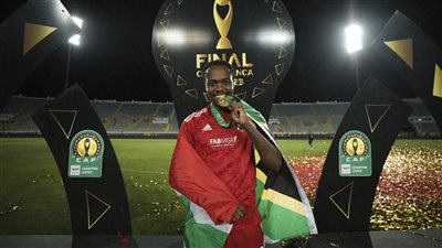 صحف جنوب إفريقيا تتغنى بـ تاو بعد الفوز بـ5 ألقاب مع الأهلي