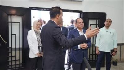الرئيس السيسى يتفقد مجمع الخدمات التكنولوجية فى الأبعادية بالبحيرة