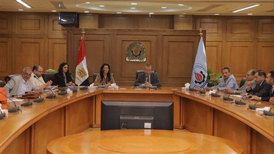 رئيس جامعة السويس يستقبل المدير التنفيذي لهيئة فولبرايت مصر