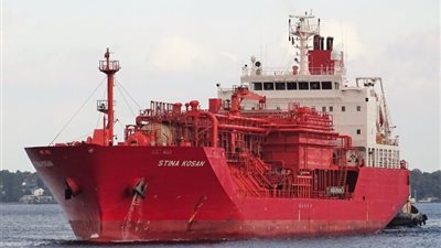 وصول 28 الف طن فحم بترولي لسفاجا قادمة من الكويت