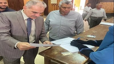 متابعة إمتحانات الفصل الدراسي الثاني لطلاب كلية دار العلوم بجامعة أسوان 