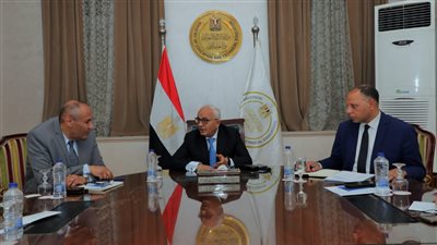 وزير التعليم يعتمد نماذج إجابة امتحانات الثانوية العامة للمواد غير المضافة للمجموع 