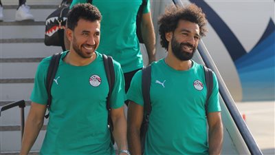 بعثة المنتخب تصل إلى القاهرة بعد الفوز على غينيا والتأهل لأمم أفريقيا