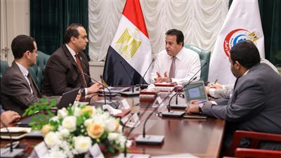 وزير الصحة يوجه بسرعة الإنتهاء من أعمال الإنشاء والتطوير لوحدات حياة كريمة 