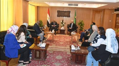محافظ الفيوم يبحث تعزيز التعاون في مجال التمكين الاقتصادي للأسر الأولى بالرعاية 