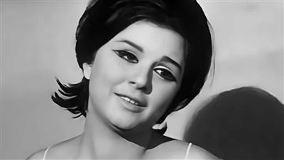 ذكرى رحيل السندريلا الـ 22.. رجال في حياة سعاد حسني