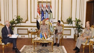 وزير الدفاع يلتقى  الممثل الأعلى للسياسة الخارجية والأمنية ونائب رئيس مفوضية الإتحاد الأوروبى