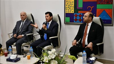 وزير الشباب يلتقي شباب الدبلوماسيين من الدول الأعضاء بالمنظمة الدولية للفرانكوفونية