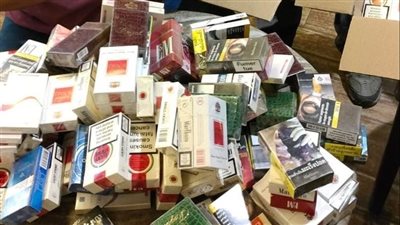 تموين شرق الإسكندرية يضبط سجائر مجهولة المصدر