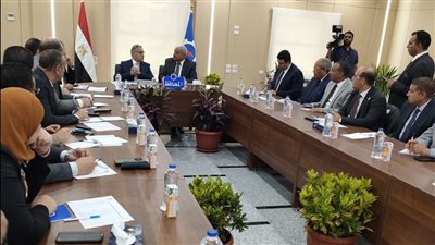 وفد محلية النواب في السويس.. والمحافظ: نحرص على ترشيد النفقات لصالح المواطنين