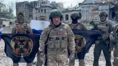 قائد فاجنر يأمر مقاتليه بالعودة لقواعدهم لتجنب إراقة الدماء