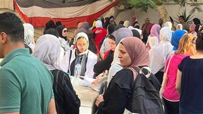 فرحه وحزن وتباين آراء طلاب الثانوية العامة حول مادتى الكيمياء والجغرافيا بالدقهلية