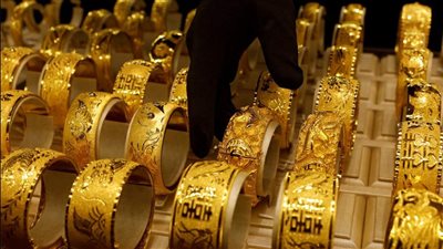 أسعار الذهب والدولار اليوم الإثنين.. عيار 21 يسجل 2250 جنيه