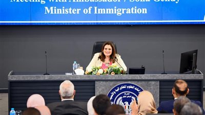 وزيرة الهجرة تلتقي عددا من الملحقين العسكريين العرب والأجانب
