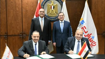البترول: توقيع مذكرة تفاهم لدعم وتنمية المشروعات المتوسطة والصغيرة