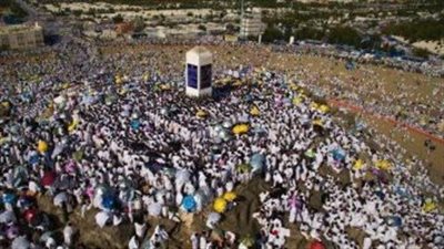 أول أيام العيد.. ضيوف الرحمن يتوجهون لرمى جمرة العقبة الكبرى