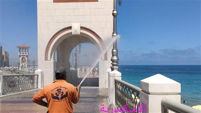 محافظ الإسكندرية يوجه بتكثيف حملات النظافة بالشوارع والميادين 