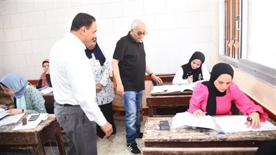 وزير التربية والتعليم ومحافظ مطروح يتفقدان عددا من لجان امتحانات الثانوية العامة بالمحافظة