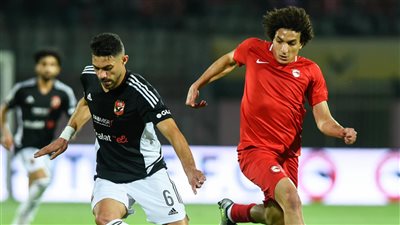 شوط الأهداف الملغية.. التعادل السلبي يحسم أول 45 دقيقة بين الأهلي وفيوتشر