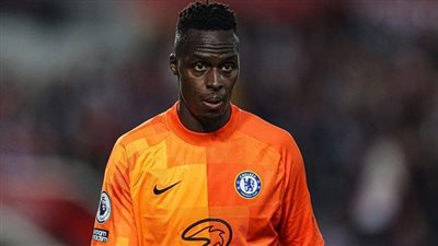 إدوارد ميندي يوافق على الانتقال إلى الأهلي السعودي في الصيف