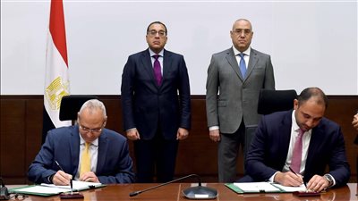 رئيس الوزراء يشهد توقيع عقدي شراكة لإدارة وتشغيل فندقين جديدين في 