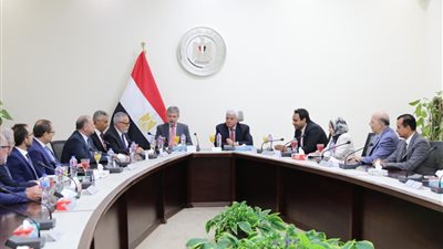 وزير التعليم العالي يبحث آليات التعاون العلمي مع السفير الإيطالي ووفد جامعتي لويجي فانفيتيلي ونابولي فيديريكو الثاني الإيطاليتين