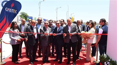 وزير البترول برفقة المحافظ يفتتح محطة وقود متكاملة بالإسكندرية 