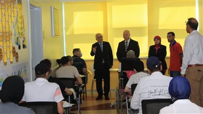 وزير التربية والتعليم ومحافظ القاهرة يتفقدان سير امتحانات الثانوية العامة المنعقدة داخل مستشفى  57357