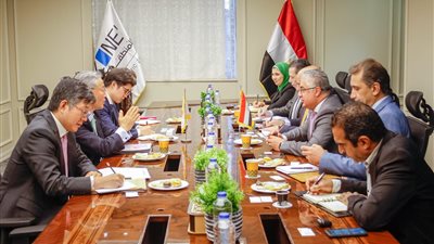 رئيس المنطقة الاقتصادية لقناة السويس يستقبل السفير الكوري الجديد لبحث ملفات التعاون المشترك